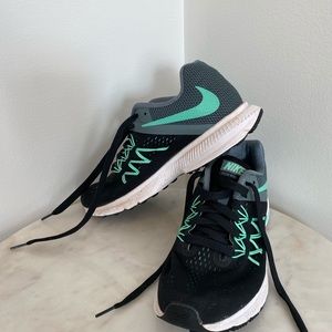 Nike Zoom Winflo Shoes